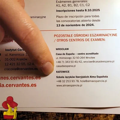 Ulotka informacyjna o egzaminach DELE (poziomy A1-C2). Dane kontaktowe ośrodków: Szkoła Alma Española w Katowicach oraz Casa de España we Wrocławiu.